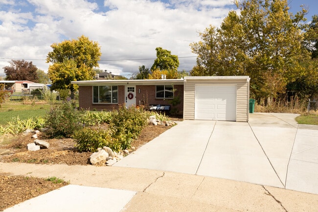 Foto del edificio - 1316 Kent Cir