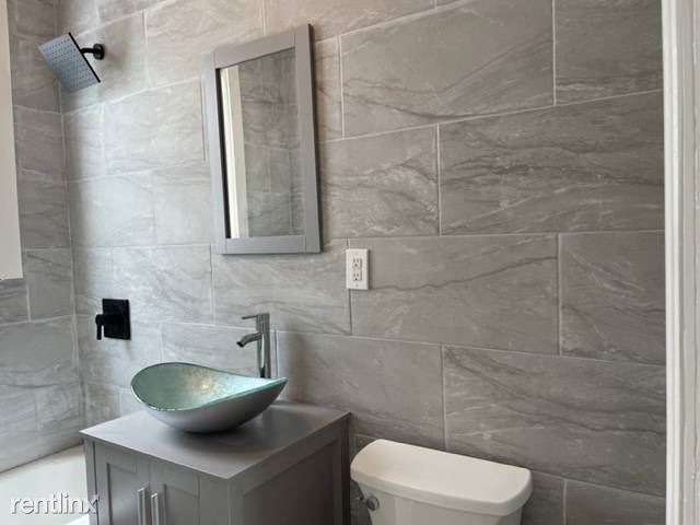 Foto del edificio - 3 br, 1 bath House - 19 4th St # 1