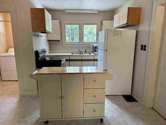 Foto del edificio - 4 1/2 Trotter Pl