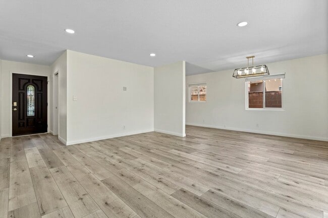 Building Photo - Stylish 3-Bedroom Home with Great Indoor-Outdoor Living