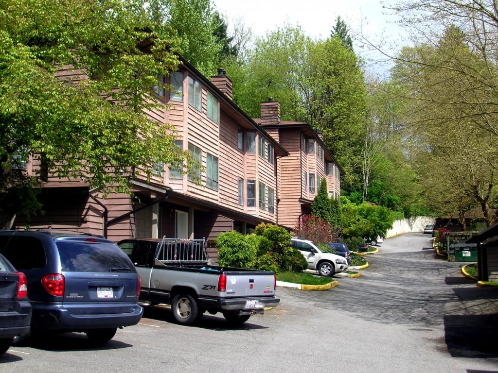 Building Photo - Crescentview Townhomes