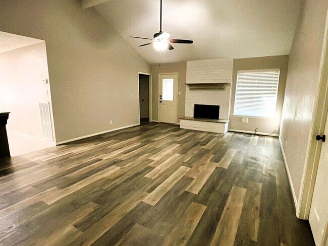 Building Photo - 2638 Brown Hill Dr