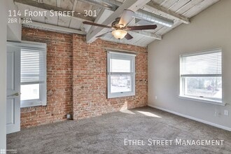 Building Photo - 114 Front St
