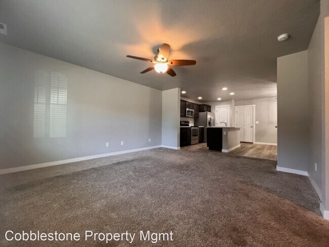 Foto del edificio - 3 br, 2.5 bath House - 10042 W Smoke Ranch Dr