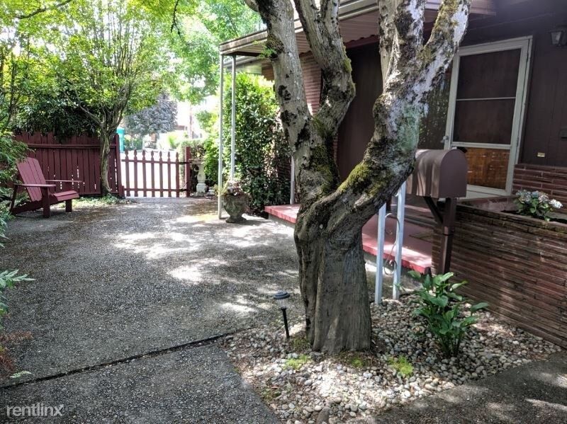 Foto principal - 5946 SE Milwaukie Ave