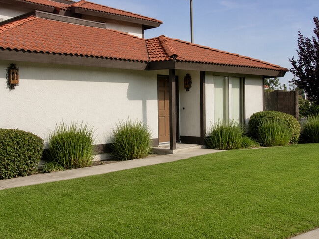 Building Photo - Casa Del Rey