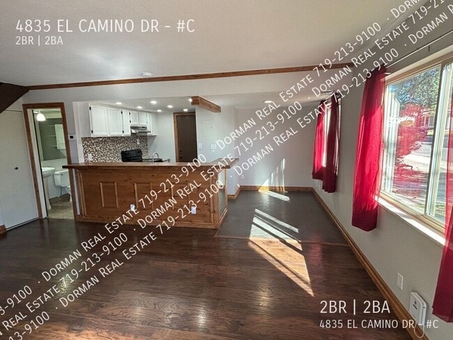 Foto del edificio - 4835 El Camino Dr