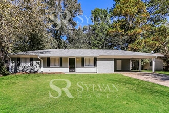 Building Photo - 324 Sun Dr