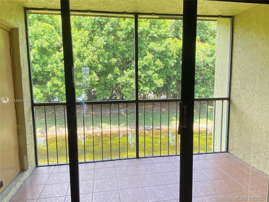 321 Lakeview Dr Unit 202, Weston, FL 33326 Condo for Rent in Weston