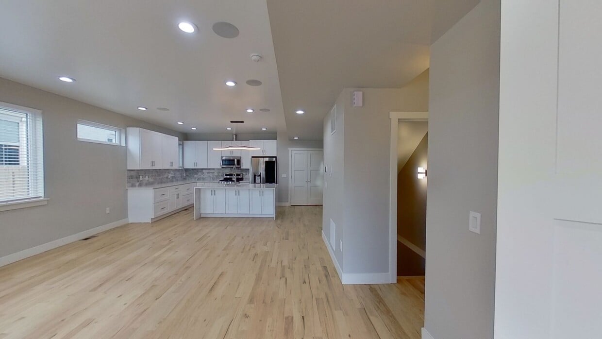 Photo - Exquisite Lincoln Park townhouse near 10th & Osage Station