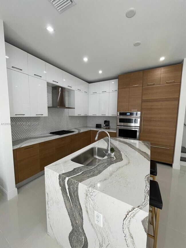 Foto del edificio - 8283 NW 44th St