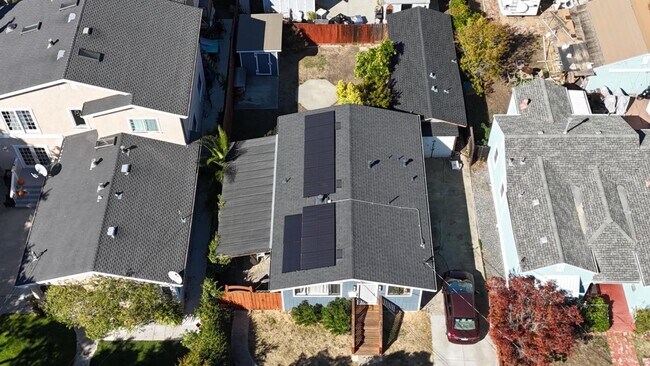 Foto del edificio - 242 Jackson Ave