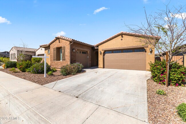 Building Photo - 9342 W Roma Ave