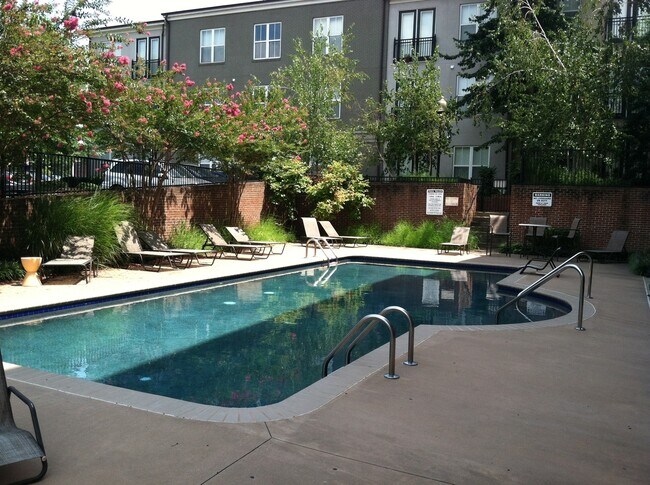 Foto del edificio - One Bedroom Apartment Available at Walker ...