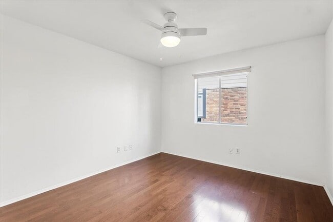 Building Photo - 6105 Back Bay Ln
