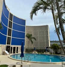 Building Photo - 4850 Ocean Beach Blvd