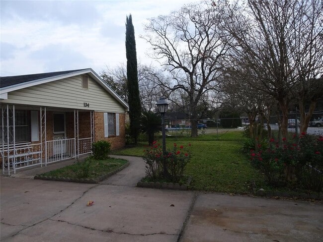 Building Photo - 134 Memory Ln