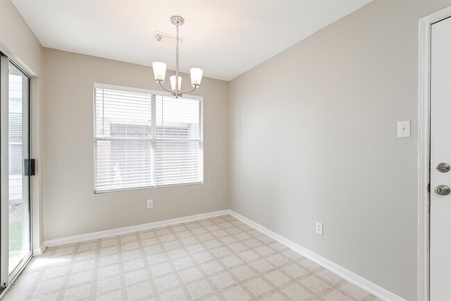 Building Photo - 16014 Pin Oak Ridge St
