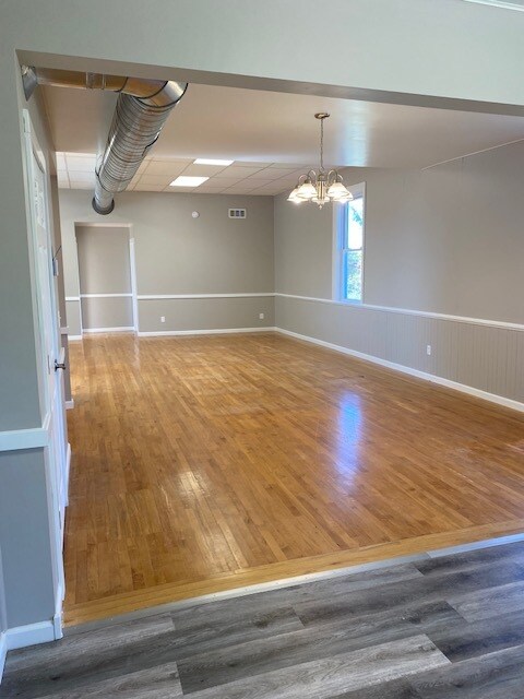 Living Area - 4989 Powell Hwy