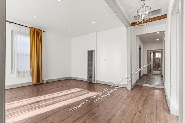 Building Photo - MOVE IN READY well-maintained 3BR/2BA home