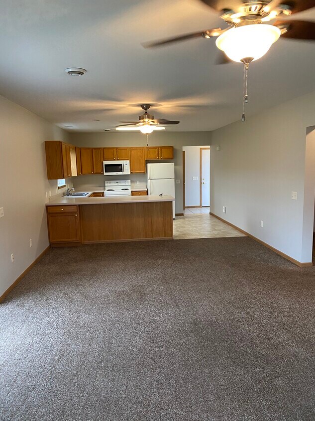 1111 Homestead Dr, Sun Prairie, WI 53590 Townhome Rentals in Sun