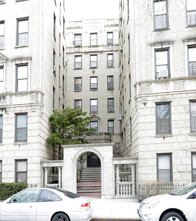 Foto del edificio - 155-165 E Mosholu N