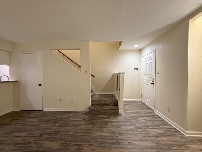 Foto del edificio - 2100 Wilcrest Dr