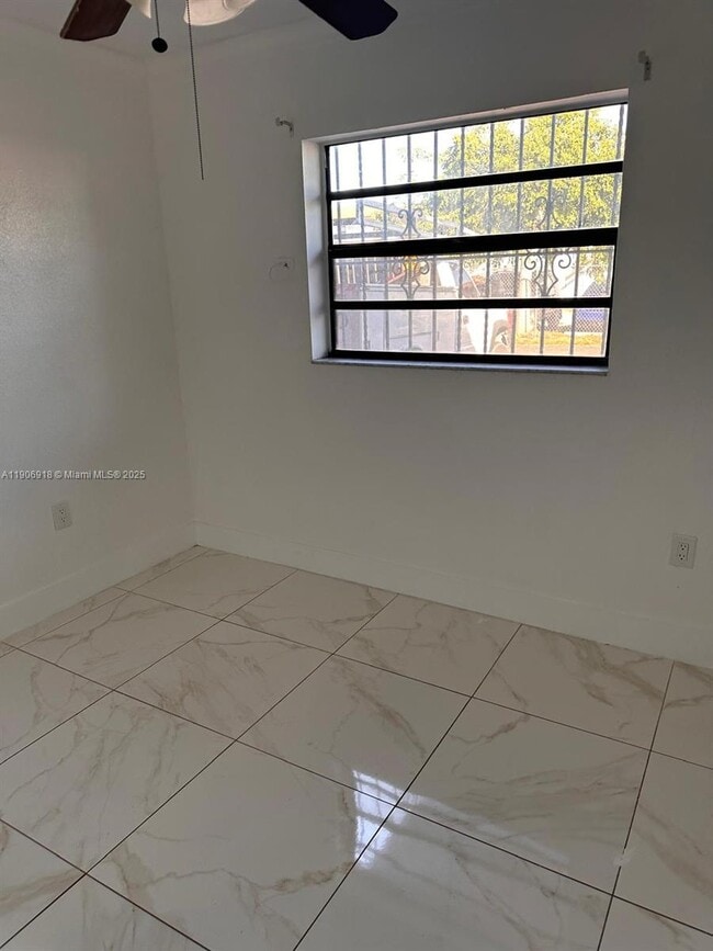 Foto del edificio - 2314 W 62nd St