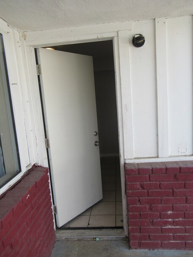 Building Photo - 1307 Oregon St