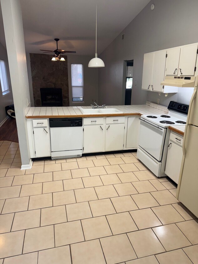 Foto del edificio - 268 Somerset Dr