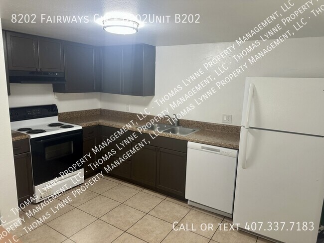 Foto del edificio - 8202 Fairways Cir