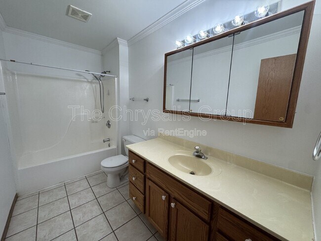 Foto del edificio - 1403 Adams St