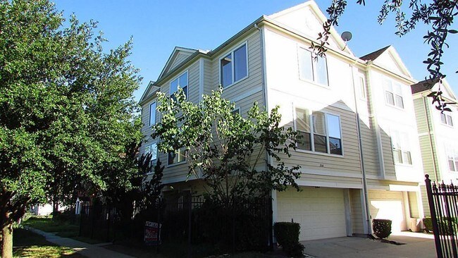 Building Photo - 1844 Wheeler St