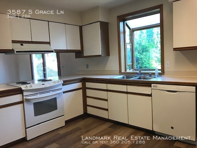 Building Photo - 3587 S Grace Ln