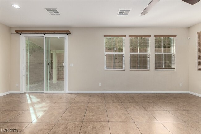 Foto del edificio - 945 Spiracle Ave