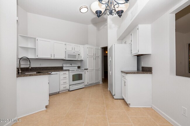 Foto del edificio - 7455 W Greer Ave