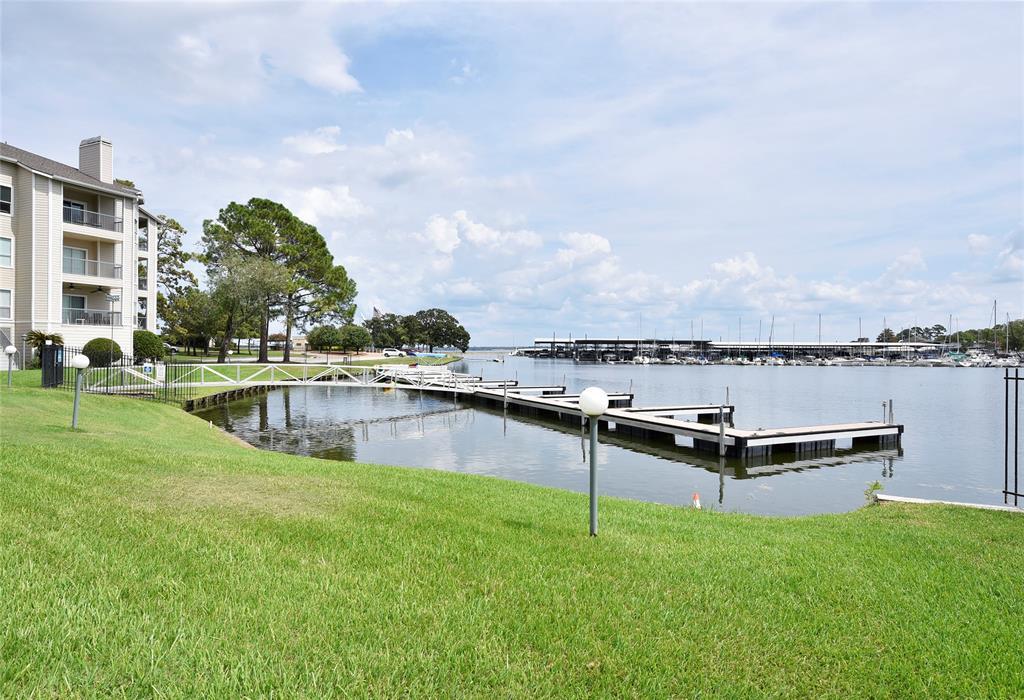 Foto principal - 12800 Melville Dr