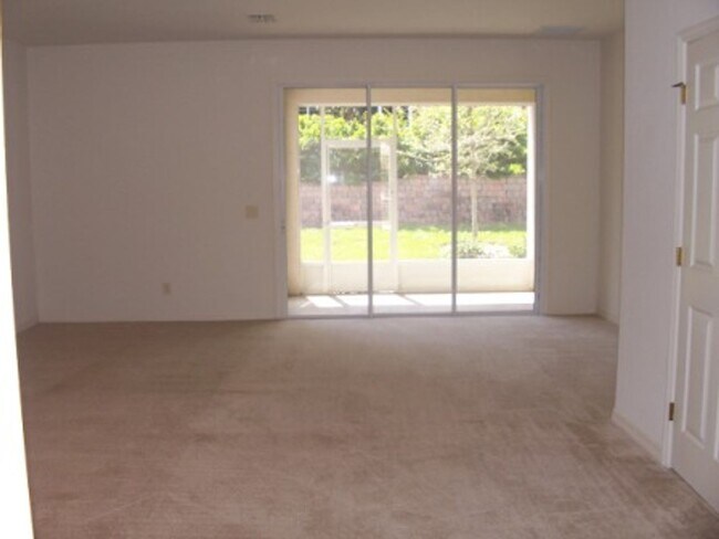 Foto del edificio - 1586 W Spring Meadow Loop
