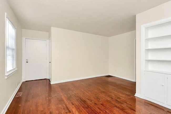 Foto del edificio - Spring Rent Special on this Cute 2 Bedroom Condo in Selwyn Village!