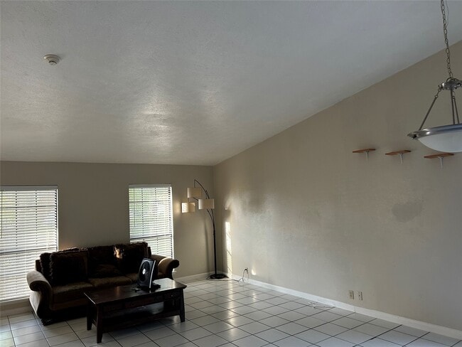 Building Photo - 15407 La Loma Dr