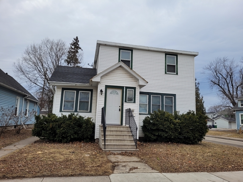 Primary Photo - 300 S Maple Ave