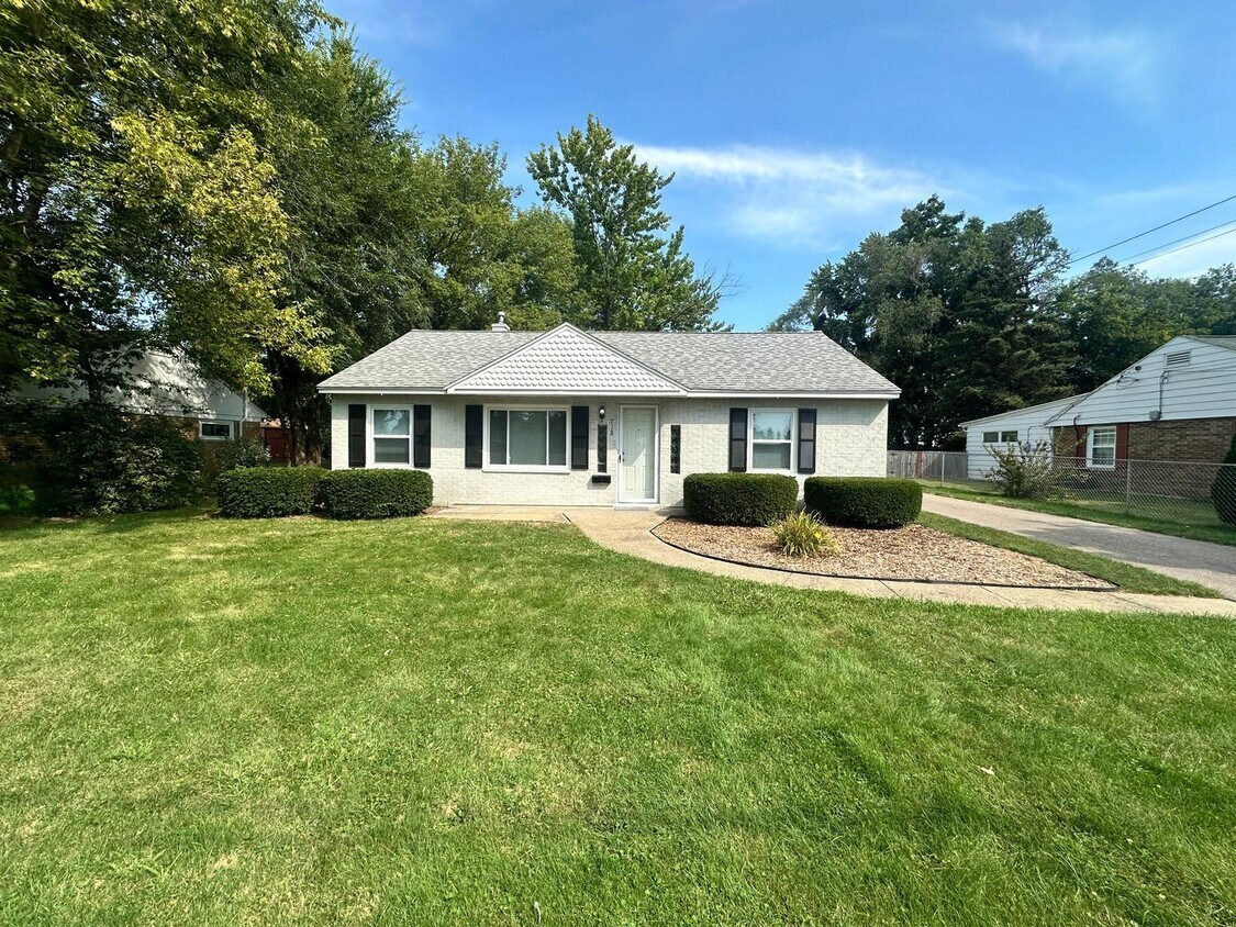 Primary Photo - Three Bedroom Home in Battle Creek