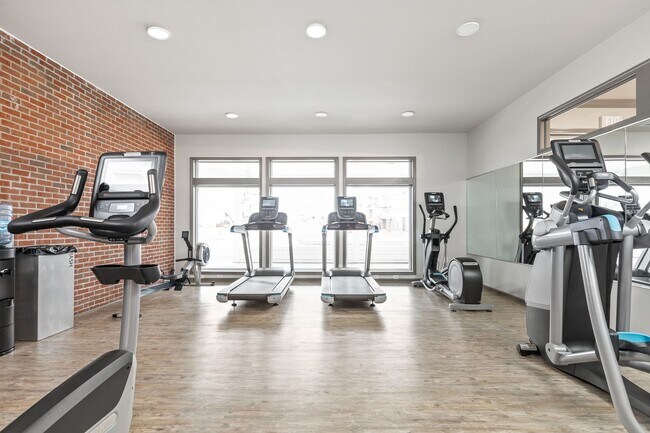 Foto del edificio - Adams Village | Specials Available