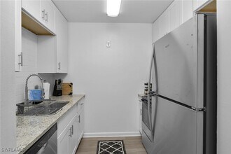 Building Photo - 3225 E Riverside Dr