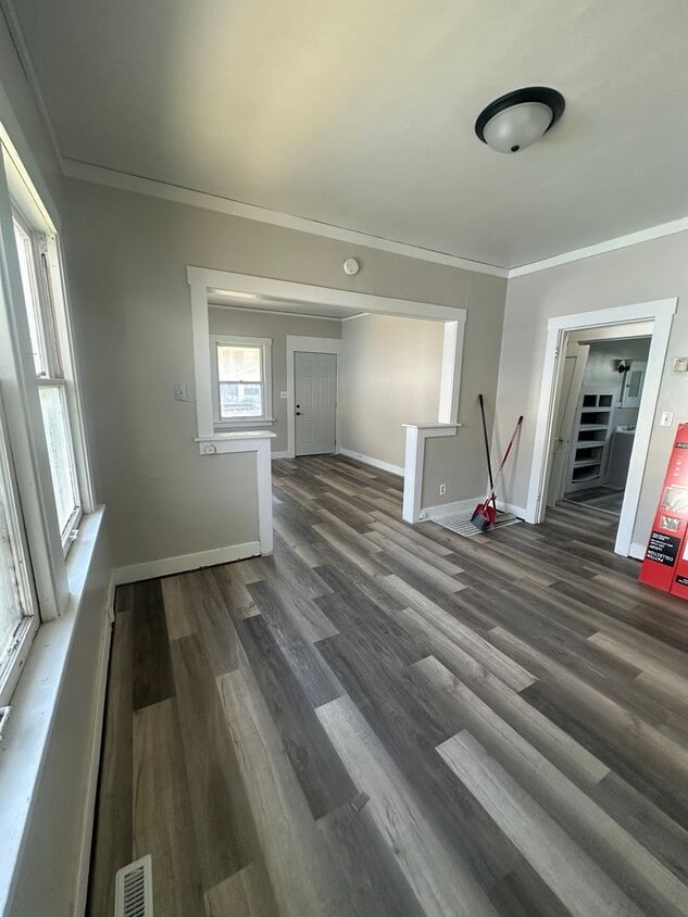 Primary Photo - CENTRALLY LOCATED 2 BEDROOM