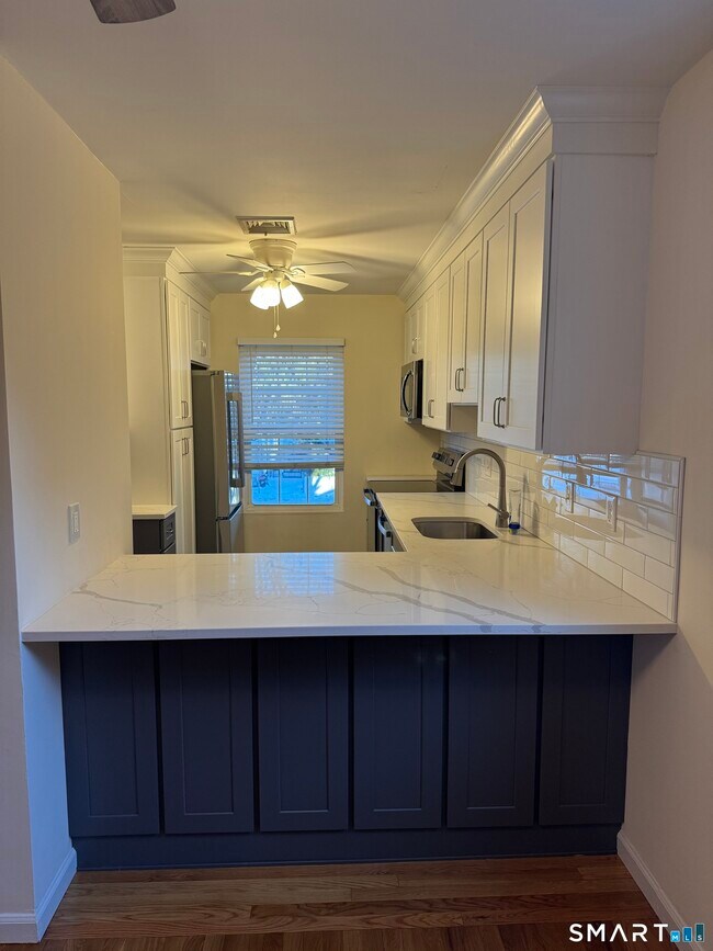 Building Photo - 53 Seaside Ave