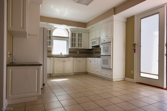 Foto del edificio - 327 Springfield Ave