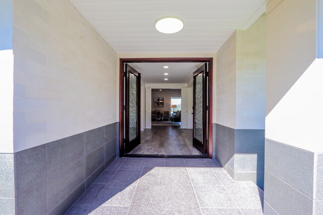Foto del edificio - 445 Highland Dr