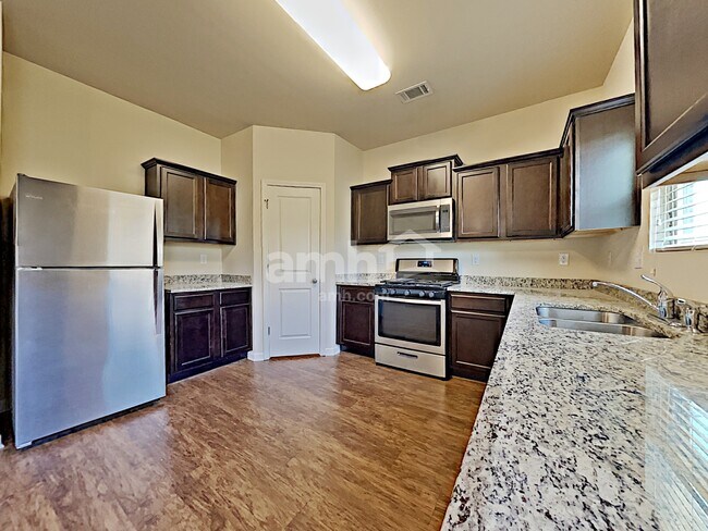 Building Photo - 564 Scotland Drive