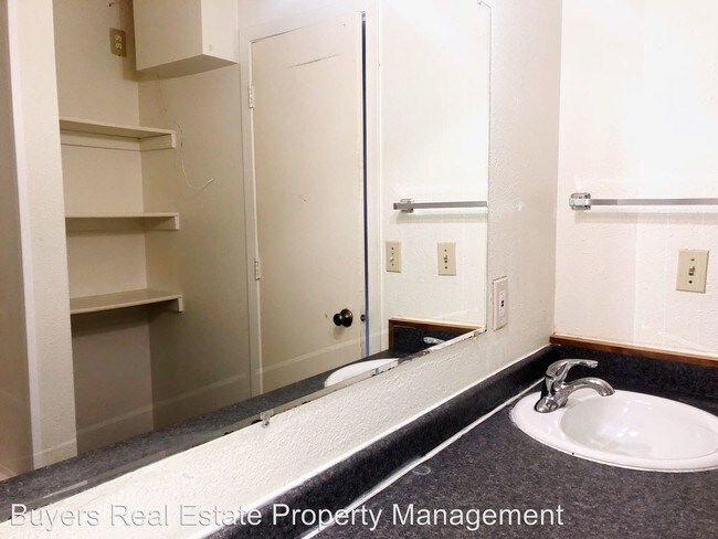 Building Photo - 3608 Lois Dr
